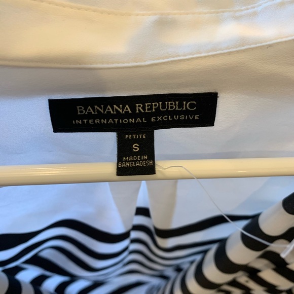 Banana Republic Button Down (NWOT) - Picture 2 of 3